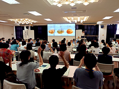 砺波市学校給食研究会：発表

Tonami City School Lunch Research Group : Research presentation